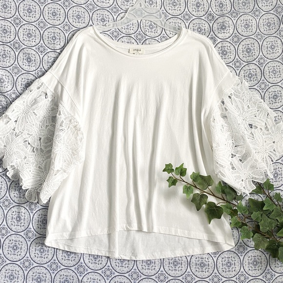 Umgee Tops - Umgee super oversized chic blouse, white